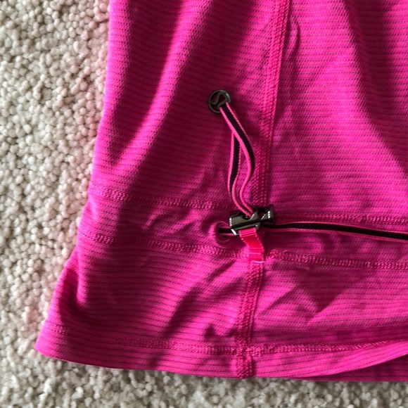 Lululemon Hustle & Bustle Yoga/Run Raspberry top Size 6 - Picture 10 of 16